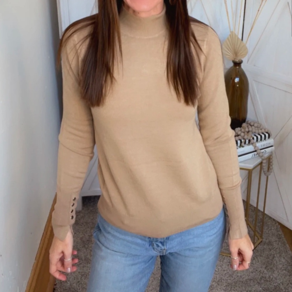 Women’s turtle neck sweater